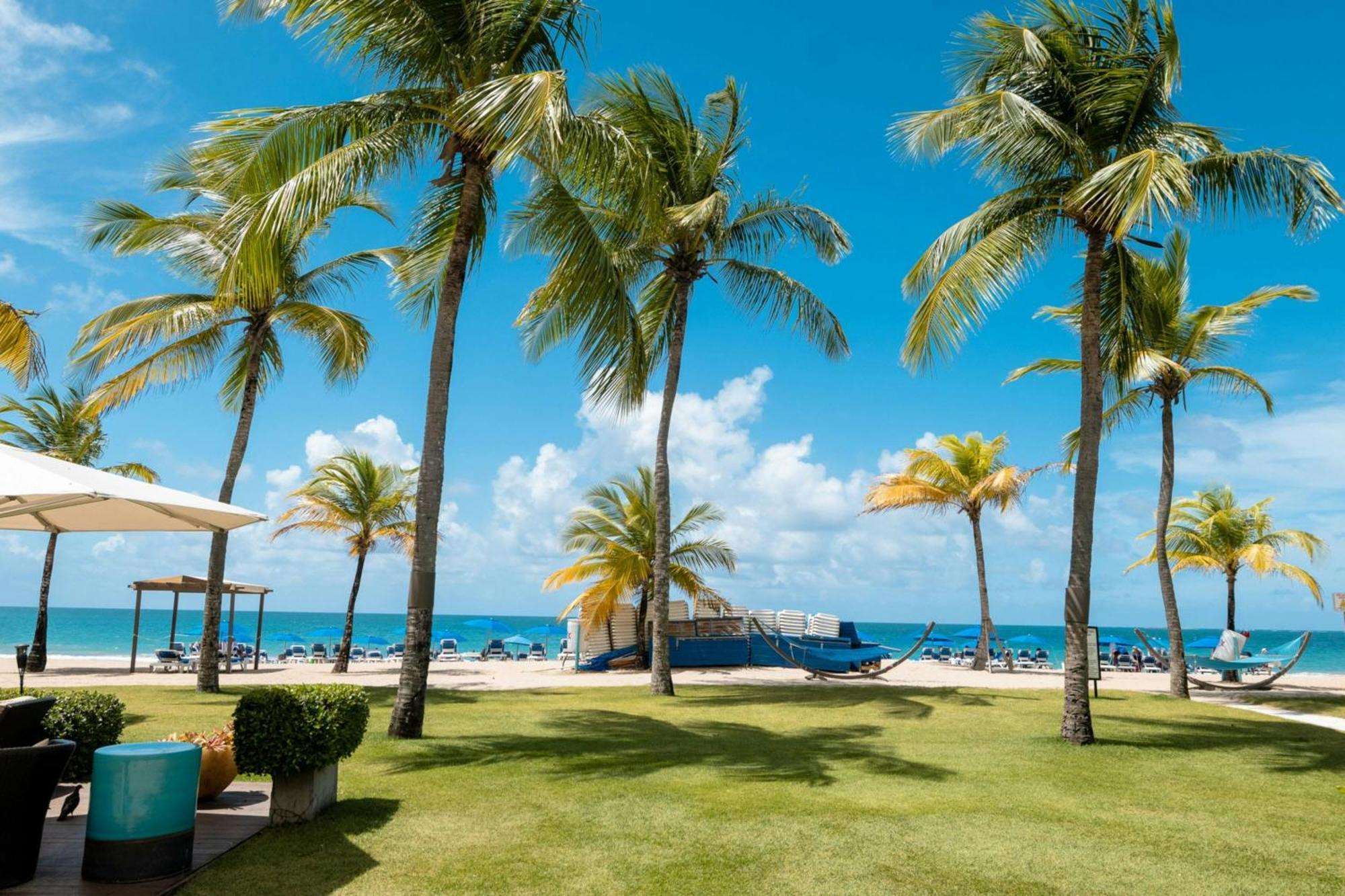 Courtyard By Marriott Isla Verde Beach Resort Сан-Хуан Экстерьер фото