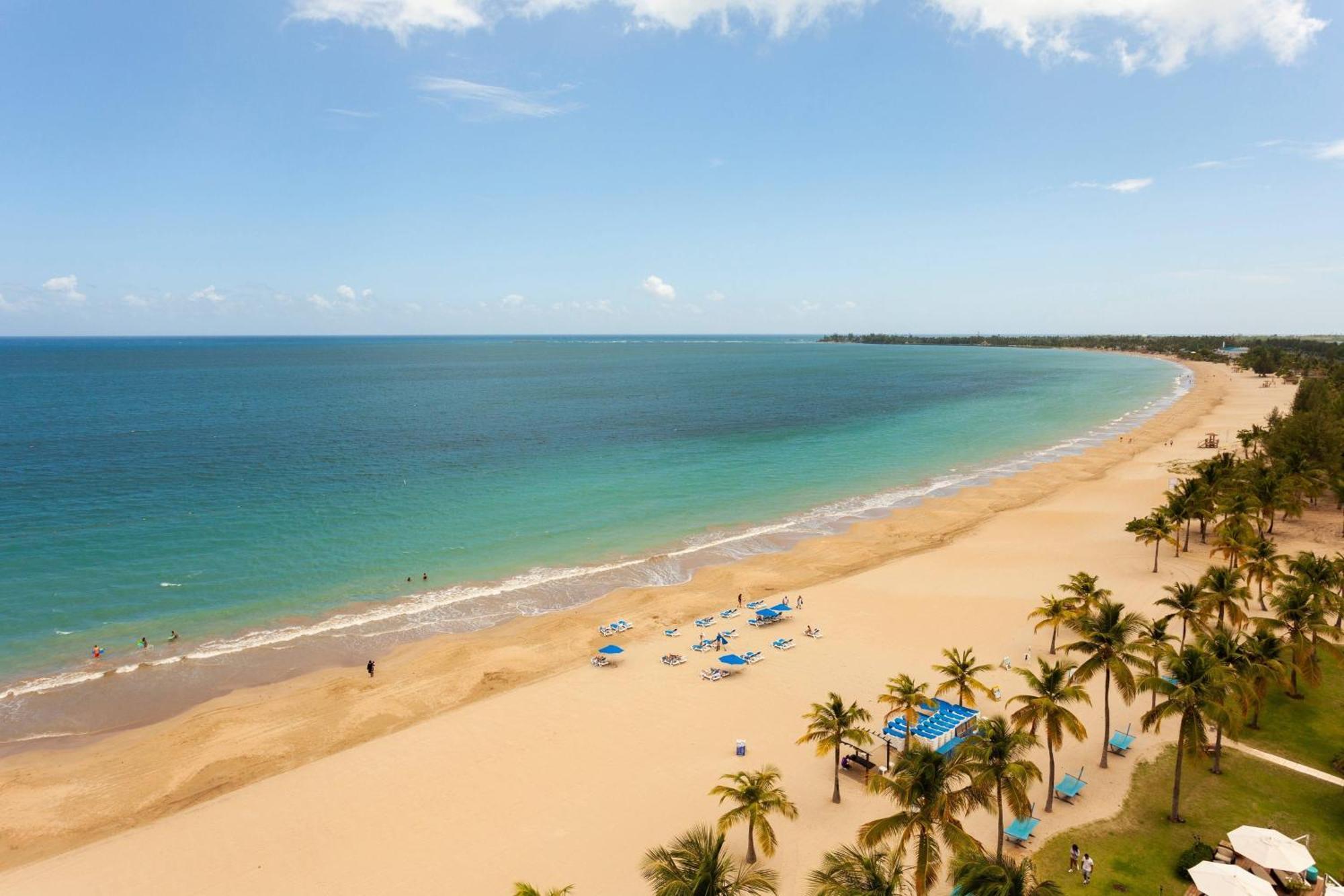 Courtyard By Marriott Isla Verde Beach Resort Сан-Хуан Экстерьер фото