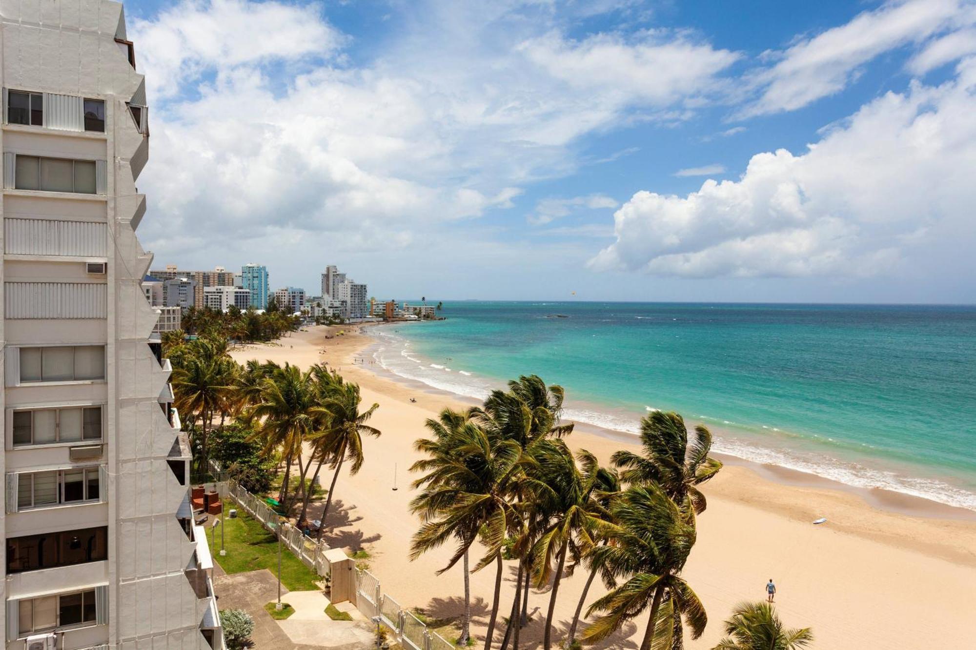 Courtyard By Marriott Isla Verde Beach Resort Сан-Хуан Экстерьер фото