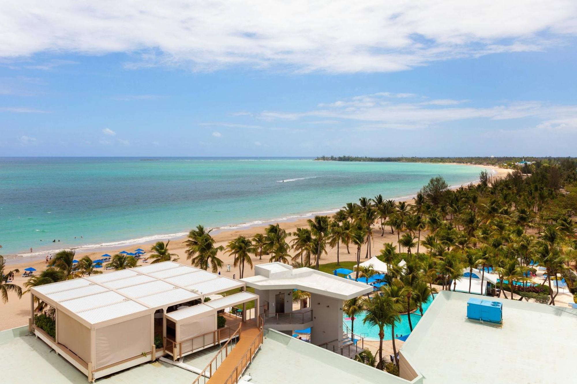 Courtyard By Marriott Isla Verde Beach Resort Сан-Хуан Экстерьер фото
