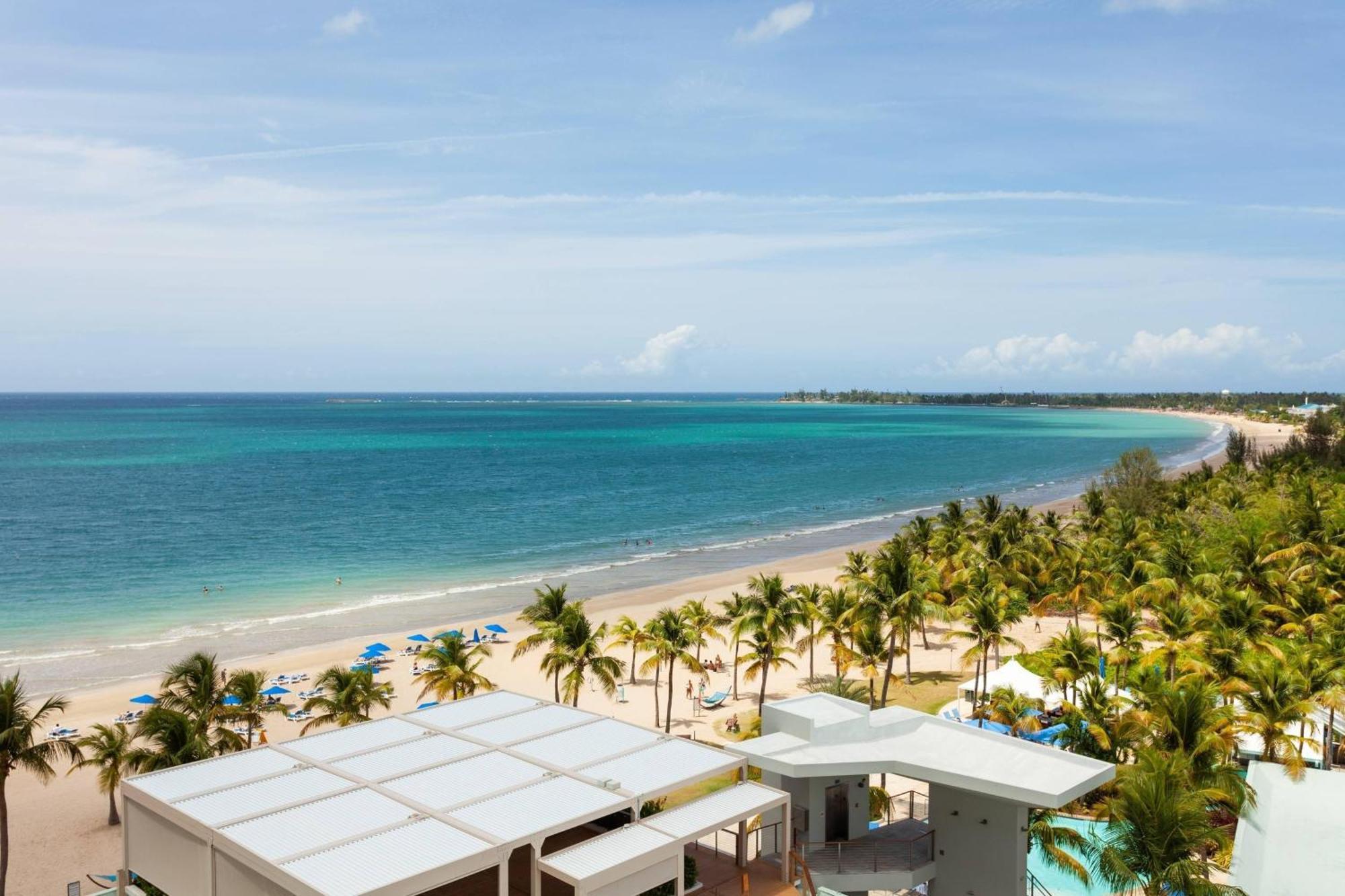 Courtyard By Marriott Isla Verde Beach Resort Сан-Хуан Экстерьер фото