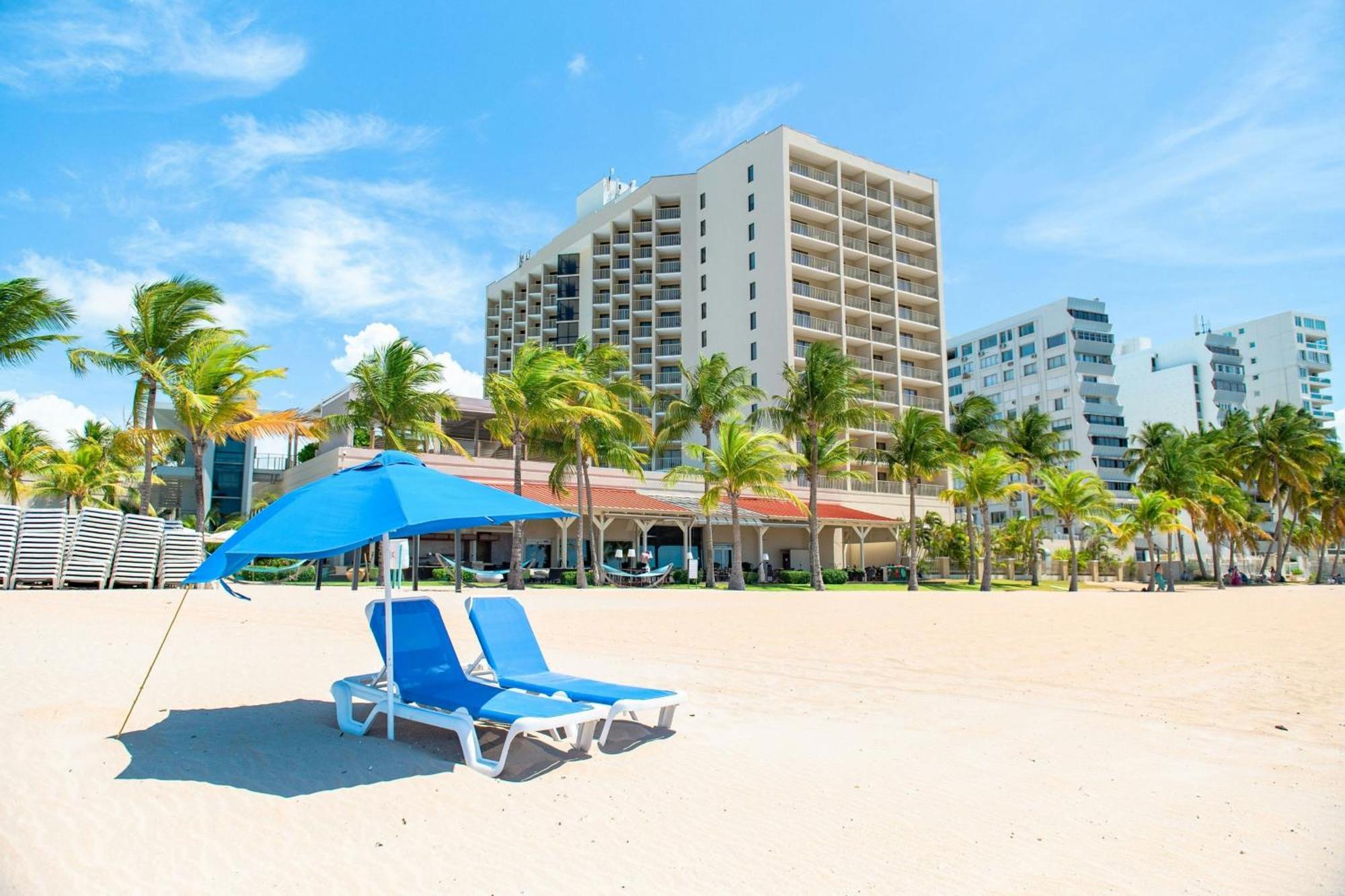 Courtyard By Marriott Isla Verde Beach Resort Сан-Хуан Экстерьер фото